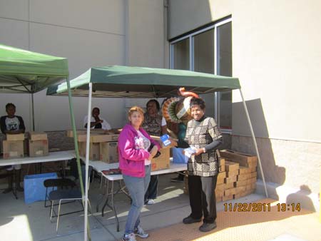 Thanksgiving Food Drive023