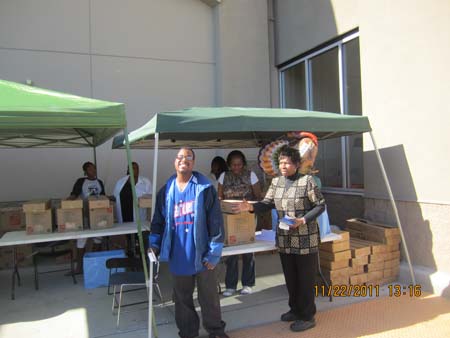 Thanksgiving Food Drive027