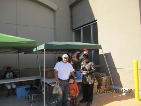 Thanksgiving Food Drive034