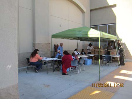 Thanksgiving Food Drive039