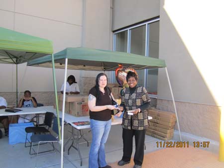 Thanksgiving Food Drive045